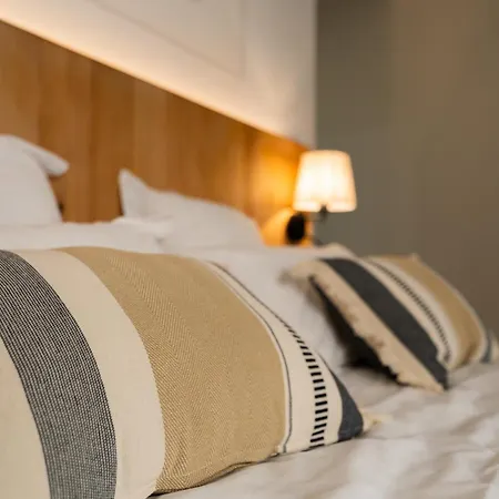 Chateau De Roques Hotel