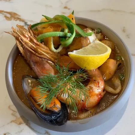 Chateau De Roques Hotel 3*