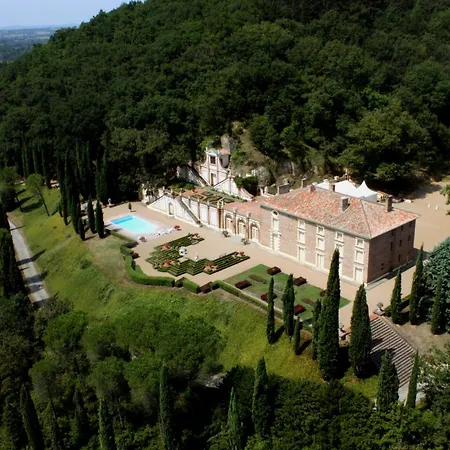 Chateau De Roques