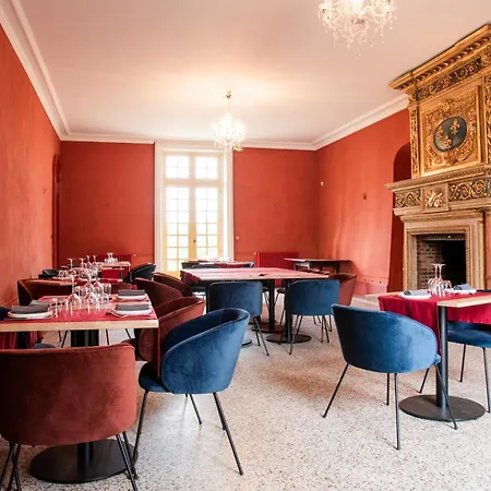 Chateau De Roques Hotell 3*