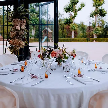 Chateau De Roques Hotell