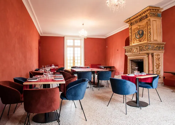 Chateau De Roques 酒店 3*